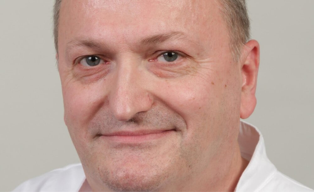 Dr. Horst-Uwe Klapper, Oberarzt Chirurgische Prothetik und Epi­thetik, Universitätsklinikum Leipzig, zertifizierter Epithetiker (Deutscher Bundesverband der Epithetiker e.V.)